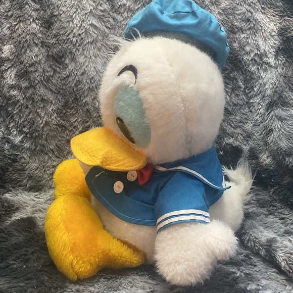 Vintage Donald Duck Plush Toy Doll
Disney Japan Sun and Star RARE
Collectible - Picture 12 of 16